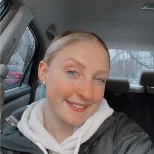 Meet your Posher, Abigail